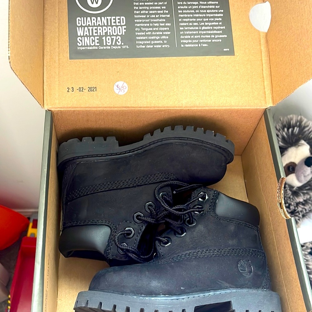 Black timberland boots